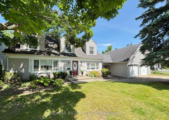 374 Peter Street