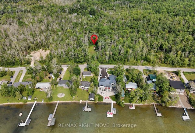 1466 Cunningham Cres