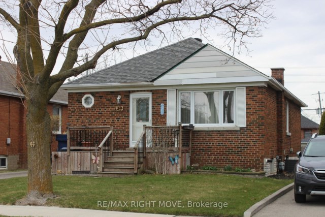 24 Silvercrest Ave