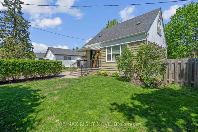13 Newton St