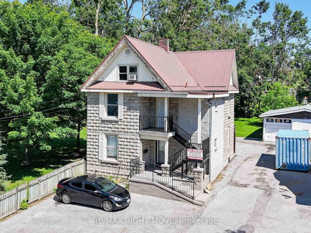 104 Nottawasaga St