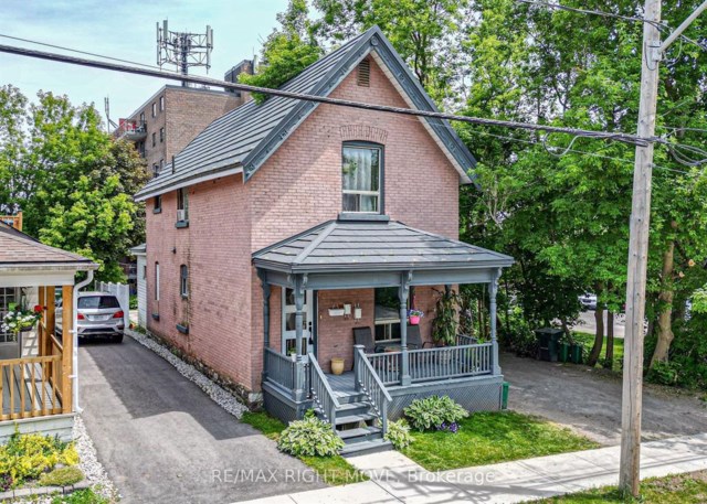 50 Albert St N