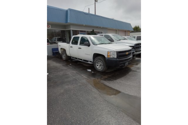 2013  chev crew cab wk truck