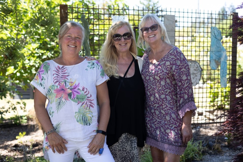 arts-culture-art-in-the-garden
