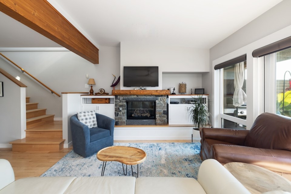 Homeowner Pat de Lyzer describes the style and feel of the ocean-front home she shares with her husband, as “modern, coastal vibe.”