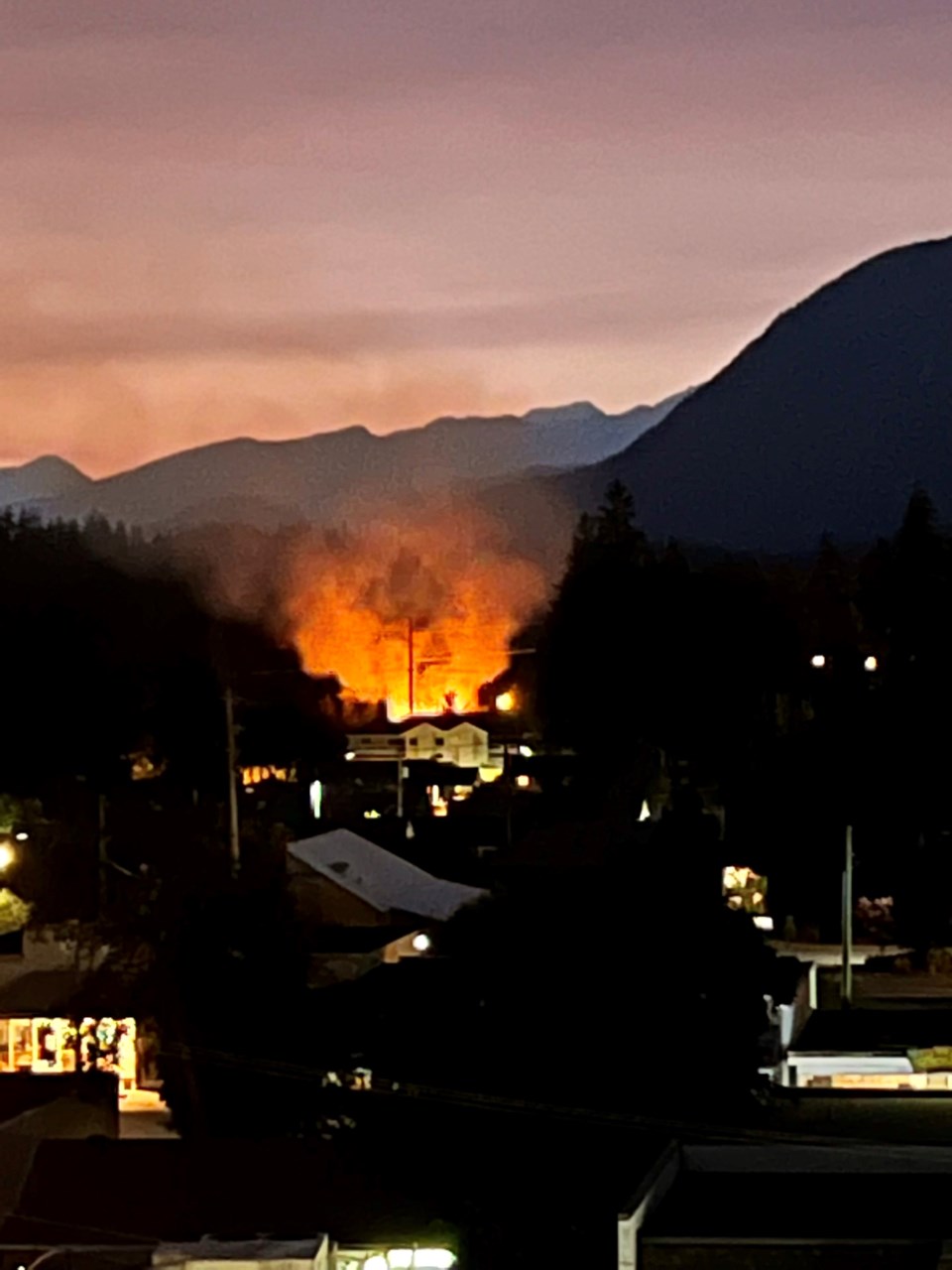 Fire under powerlines 09.10.2022