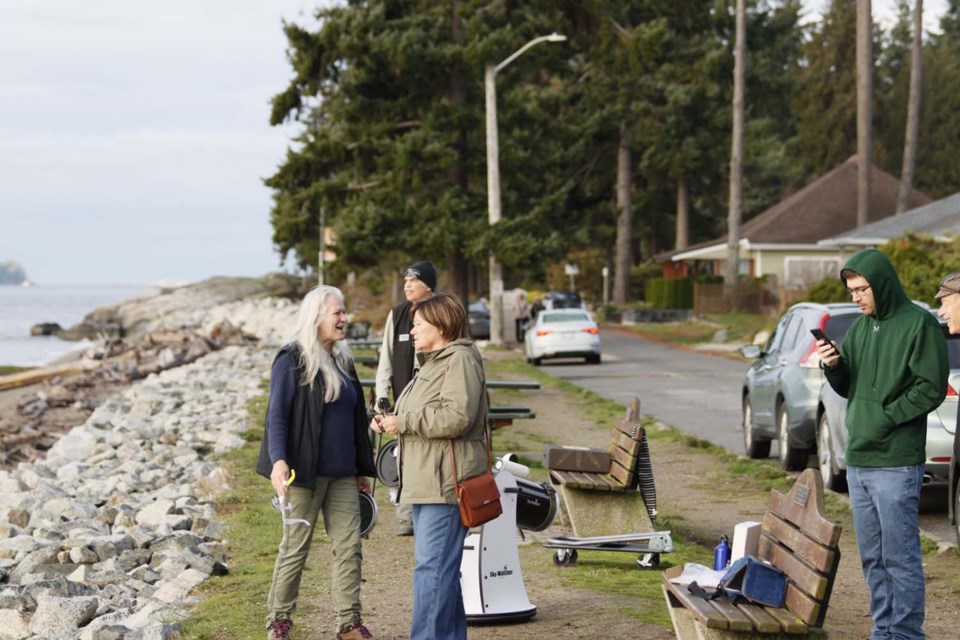 c-eclipse-at-the-seawall