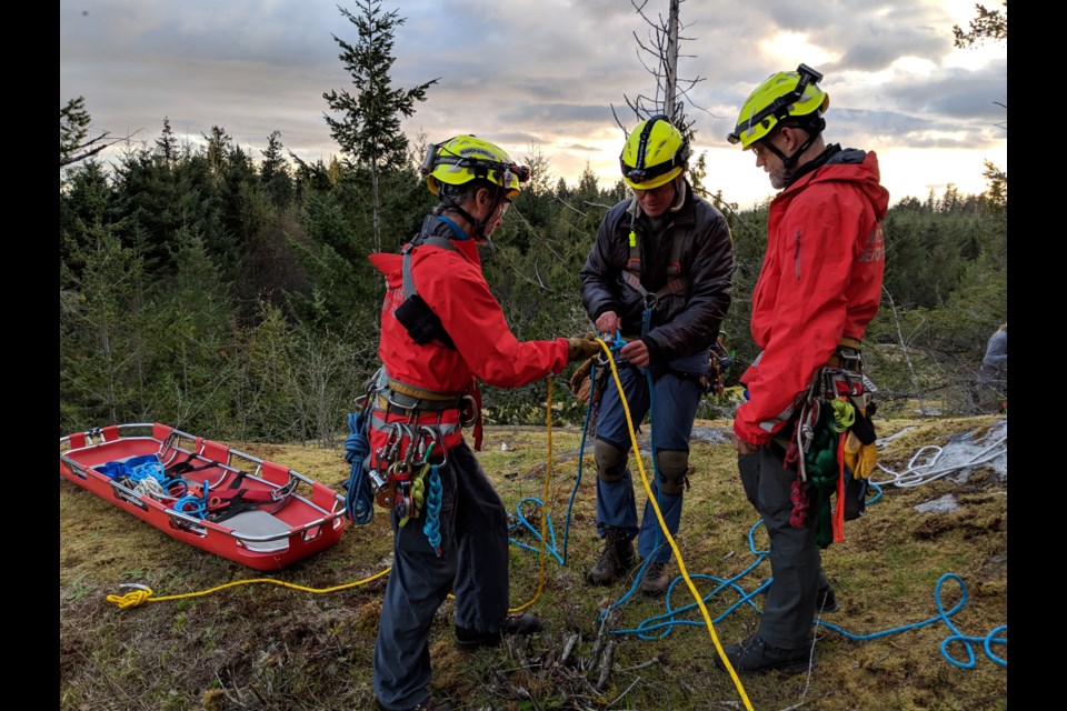 Sunshine Coast SAR is not currently able to perform high-angle rope rescues (as seen in a training course here), and must rely on mutual aid for such responses. 