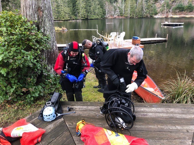 Three volunteer divers spent two days collecting 70 pounds of trash from a Sunshine Coast lake.