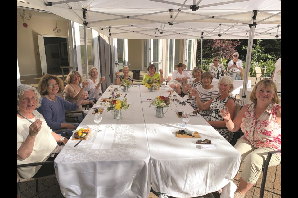 Botanical Garden supporters quickly filled up all the spaces at last year’s mini garden parties, celebrating the release of Bruinwood’s Botanical Garden Gin.