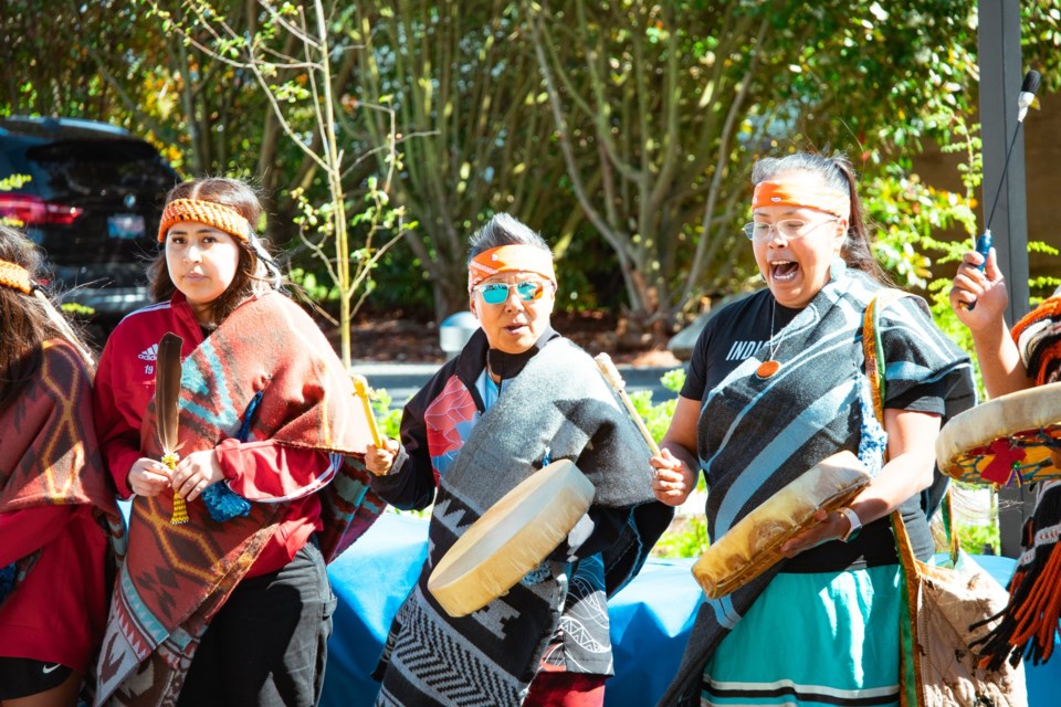 On May 29, the syiyaya Reconciliation Movement held an awakening ceremony at Our House of Clans, honouring the late ?antuni Tony Paul’s totem pole.