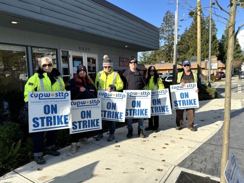 postal-workers-sandra