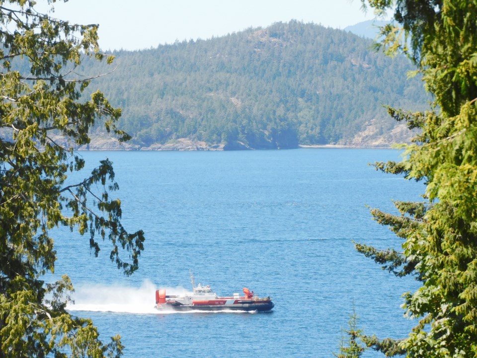 Hovercraft to Merry Island