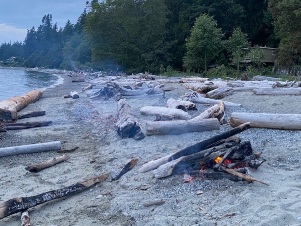 beach-fire