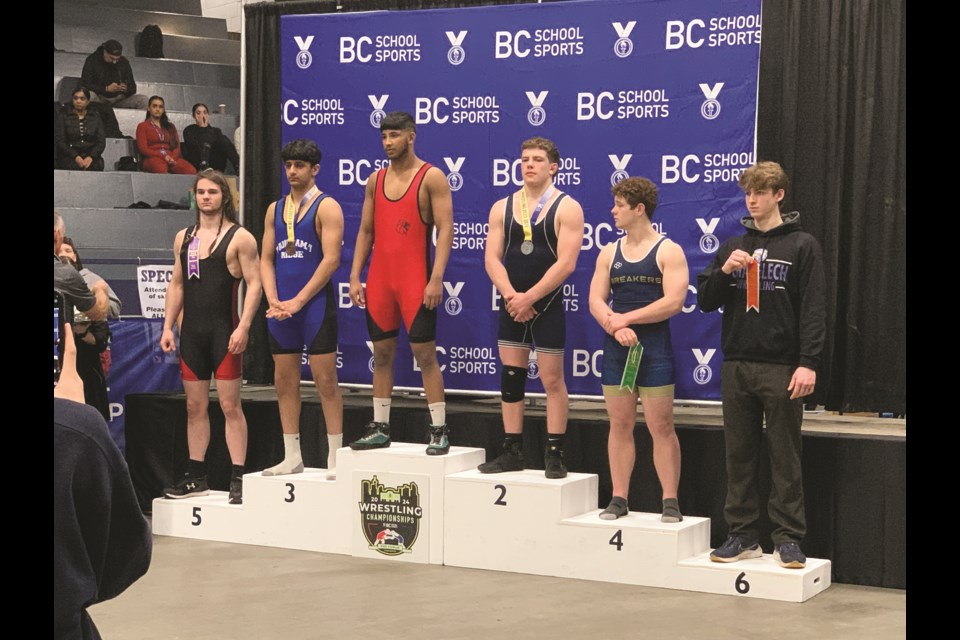  In wrestling, Coen Enthoven competed against a strong field of competitors and finished sixth in the province! 