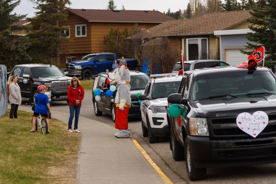 20200507 GLENBOW SCHOOL PARADE 0005