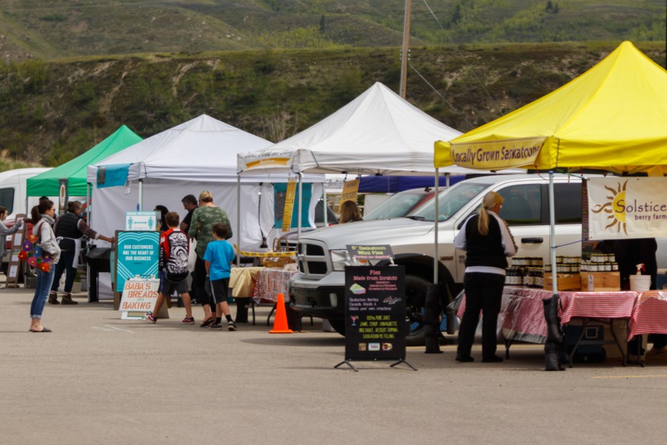 20200606 FARMERS MARKET  0002