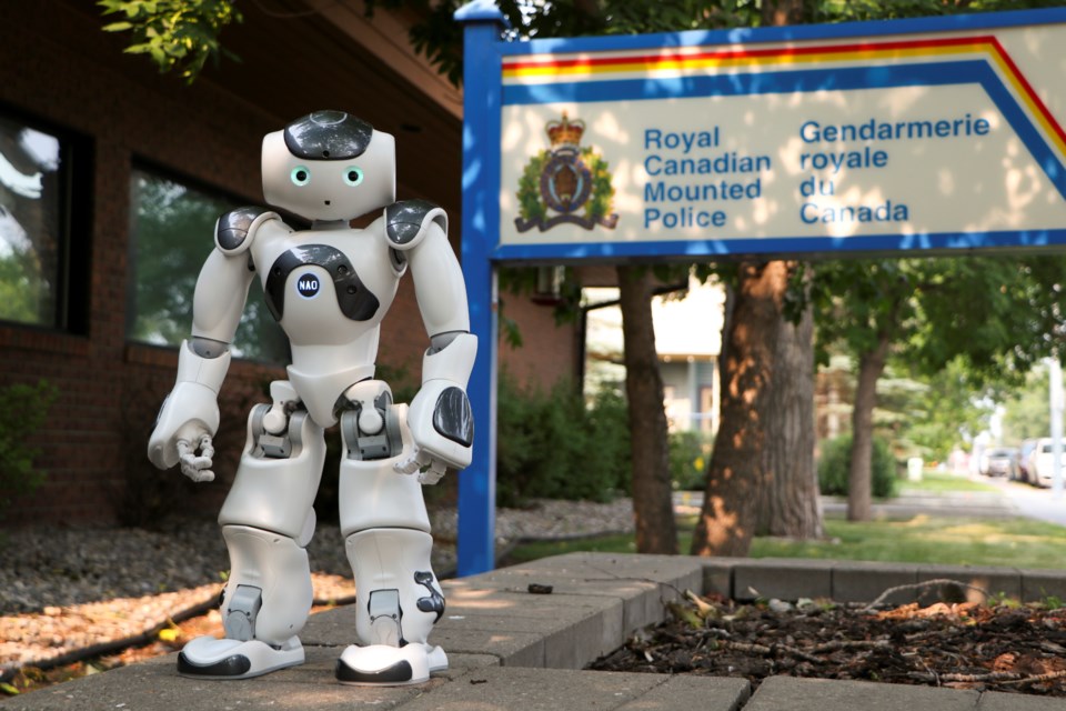 20210727 Buddy the support robot JL 0079