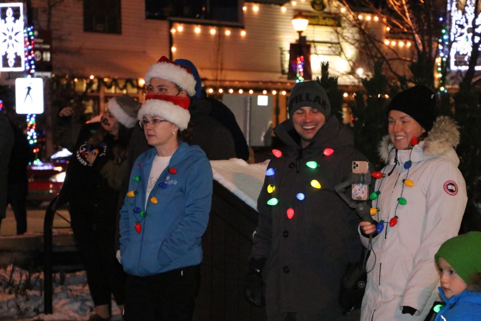 20211204 Cochrane Light Up 2021 8 JL