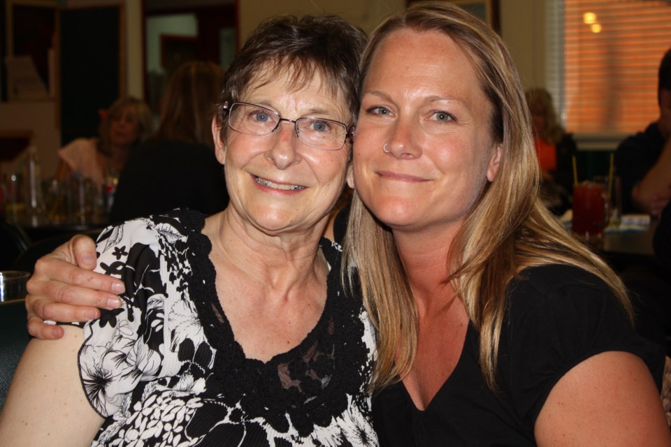 mom2