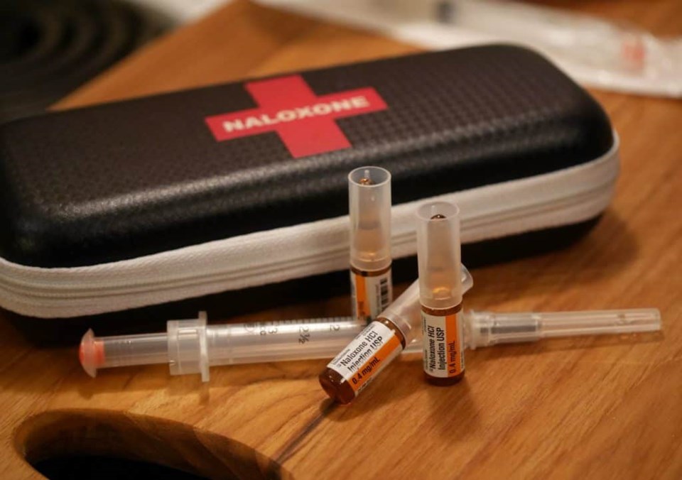 naloxone-kit-by-jeff-anderson-1024x721