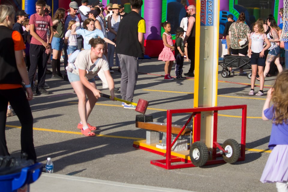 Cochranites enjoyed an evening of fun at the SLS Centre with the Ultimate Summer Kickoff on June 22.