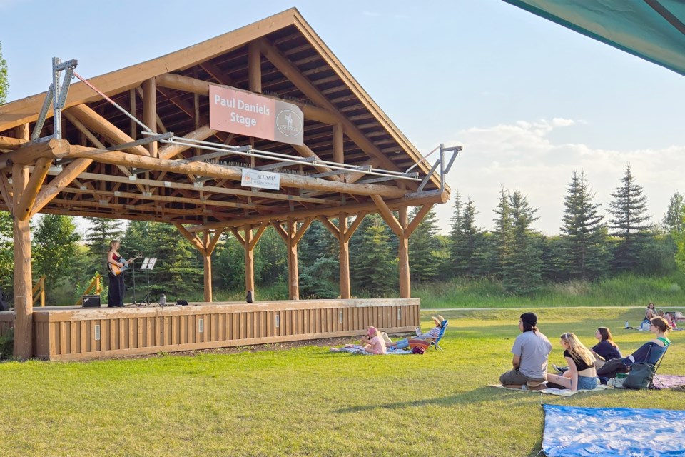reading-in-the-park