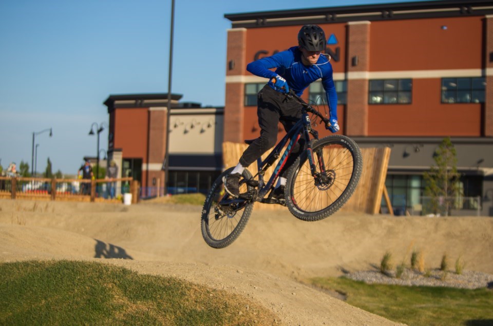 BIKE COCHRANE LAUNCHPAD FLOW PARK