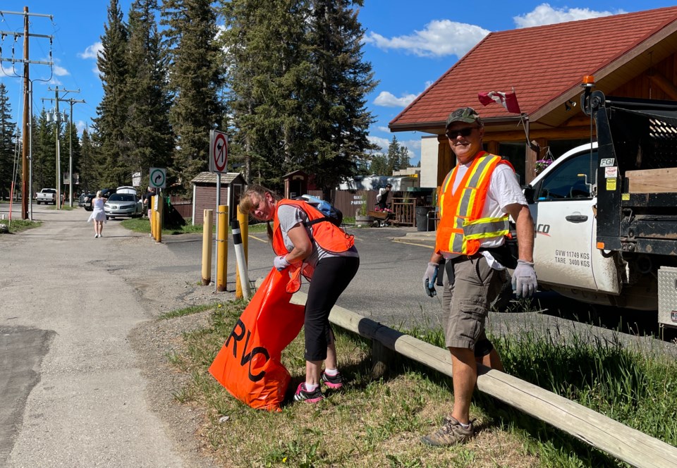 Bragg Creek Cleanup