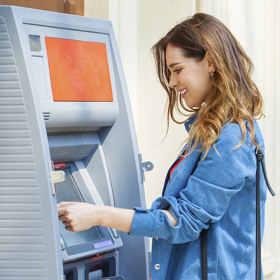 atm-woman_