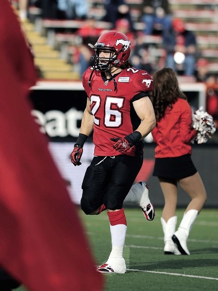 Calgary Stampeders fullback Rob Cote warms up before his team&#8217;s 36-22 victory over the Winnipeg Blue Bombers at the Stamps home opener on July 1.