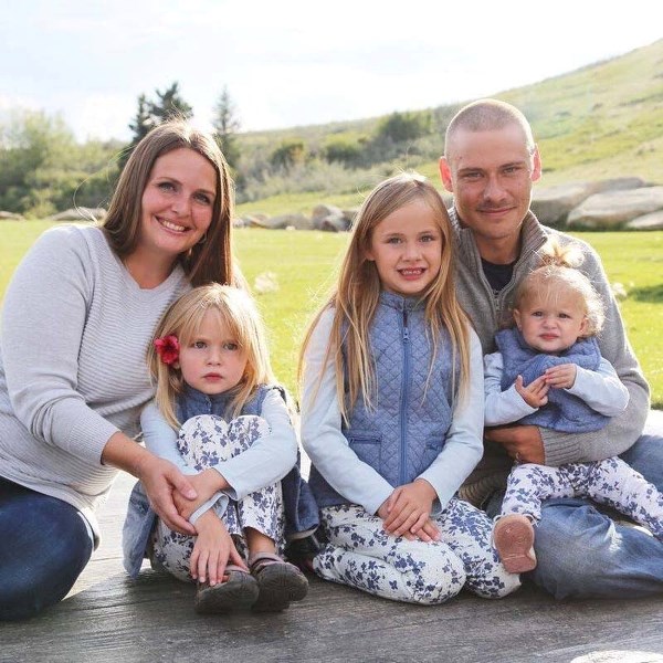 Landon and Erin Brodeur with their three daughters.