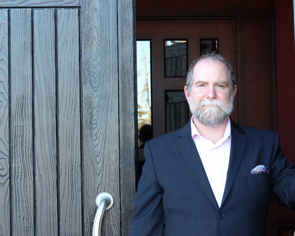 Former Bear&#8217;s Den owner, Scott Winograd, gave a hand at the capture of America&#8217;s &#8220;Most Wanted Deadbeat.&#8221;