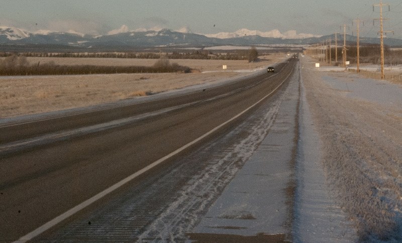 Construction of a bicycle/pedestrian pathway has been planned along Highway 8 from Calgary to Highway 22.