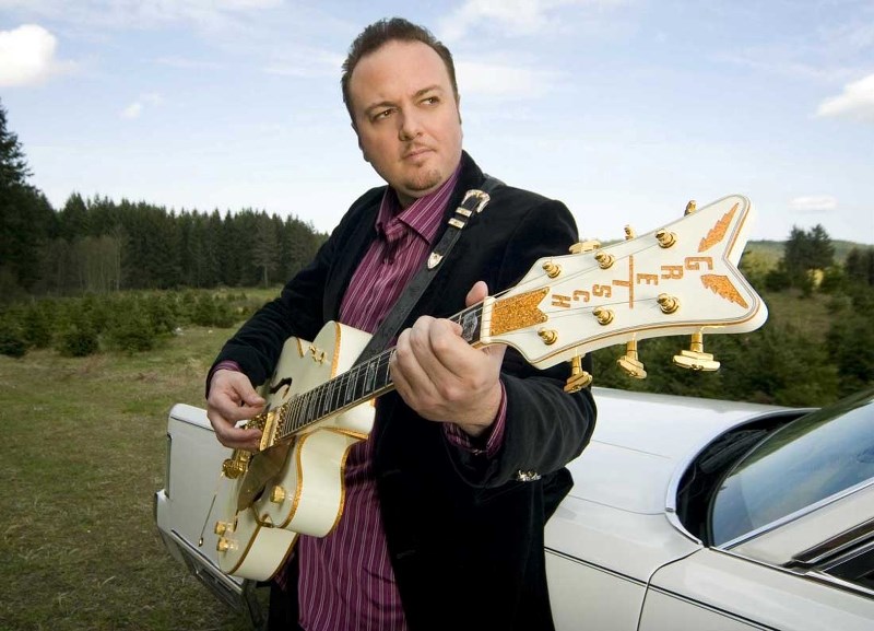 David Gogo will visit the Bragg Creek Community Centre April 5.