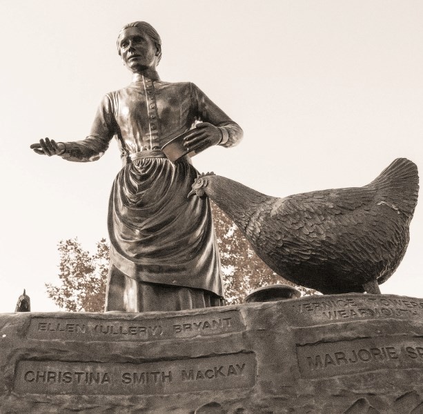 The Cochrane Legacy statue, created by Studio West Bronze Foundry &#038; Art Gallery.