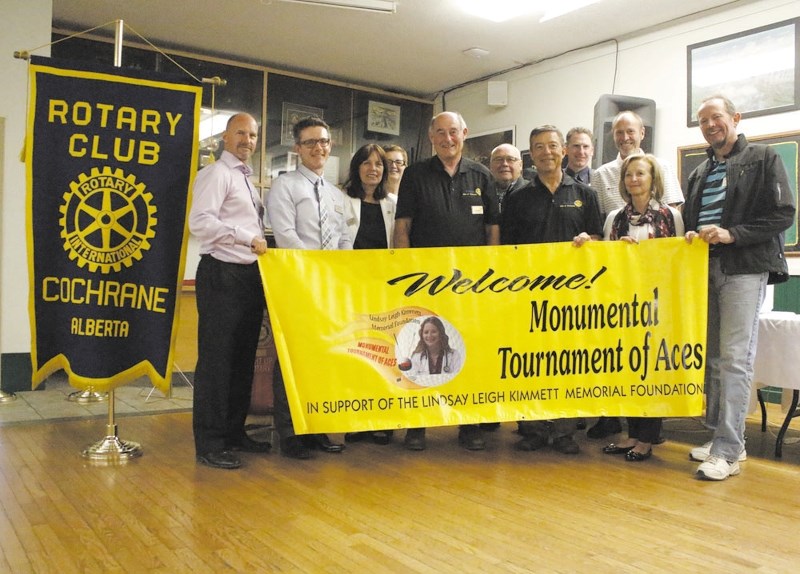 The Rotary Club of Cochrane and the Kimmett Foundation worked together to raise funds and purchase an ultrasound machine for the Cochrane Urgent Care Centre. The tandem