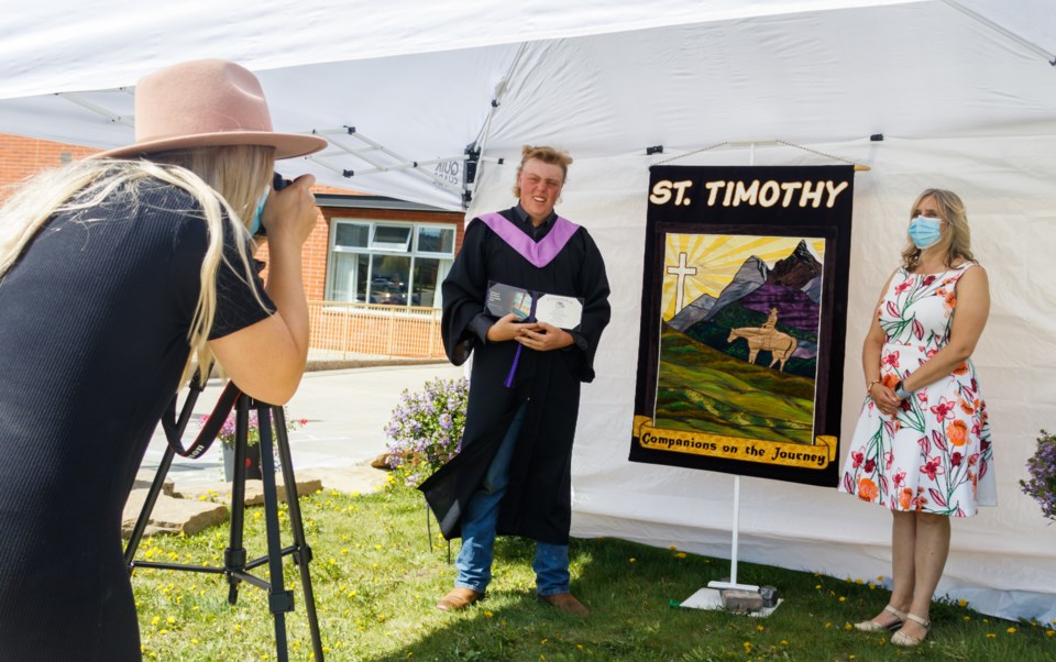 ST TIMOTHYS GRAD  0001