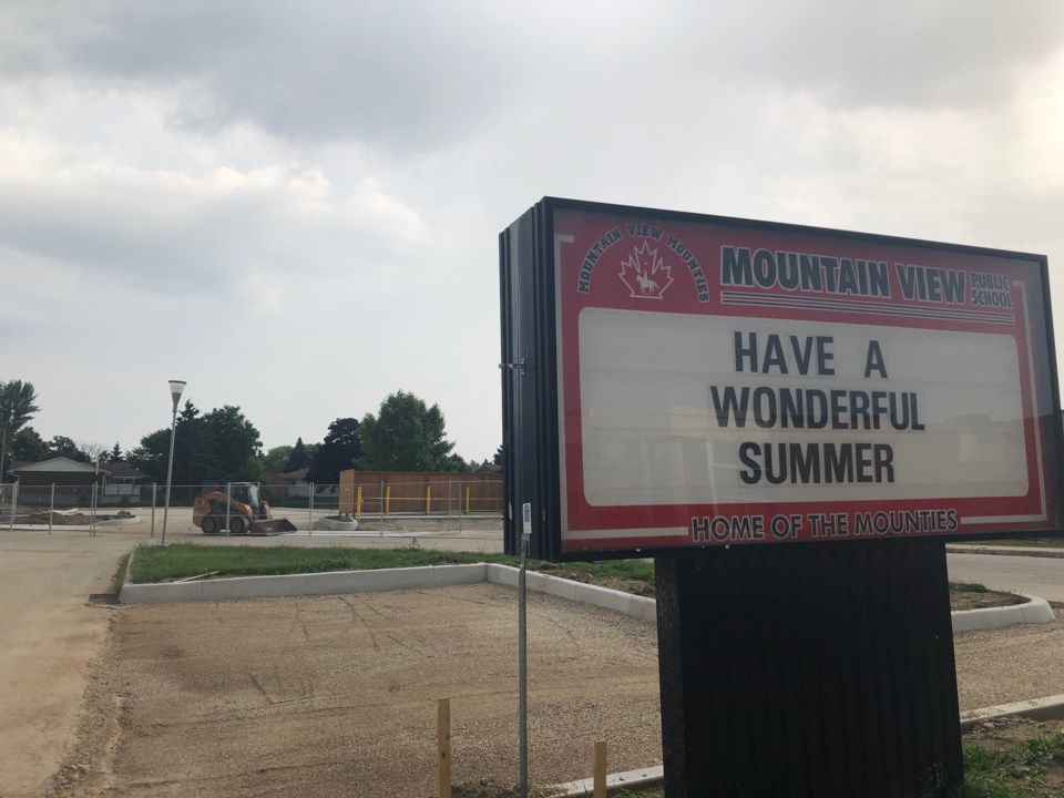 2018-08-15-MountainViewUnderConstruction-EE