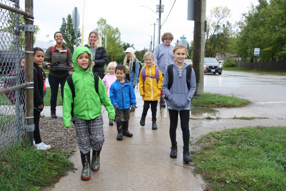 A group of students and parents walk to Mountain View Elementary School on Oct. 2, for International Walk to School day. Erika Engel/CollingwoodToday