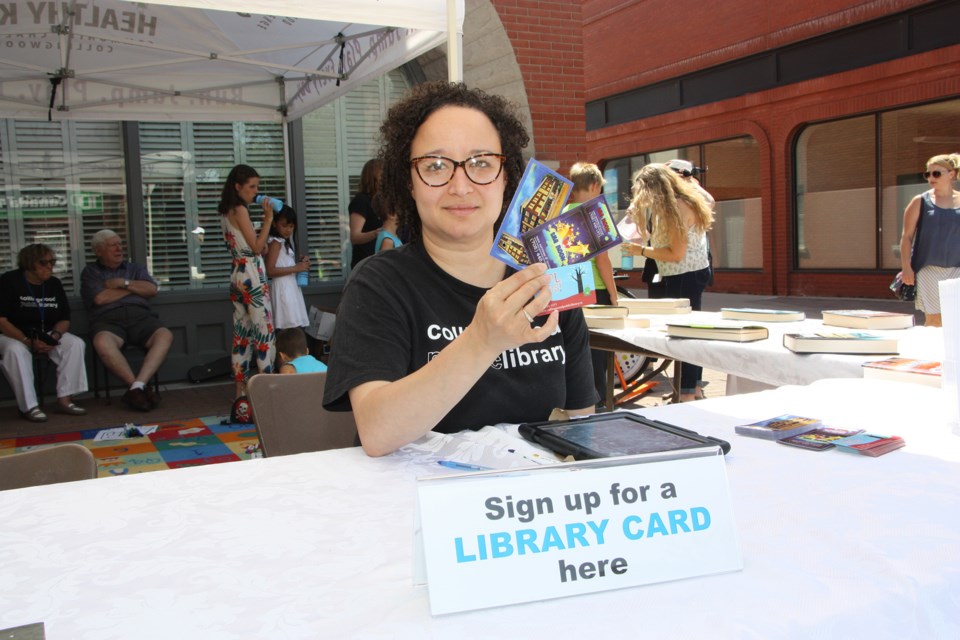 Sign up for a library card today in front of town hall. There are library staff on hand to help you sign up, and also to show you a few things you get access to with a library card. Staff will be at the outdoor location until 2 p.m. today for the Think Big community event. Erika Engel/CollingwoodToday
