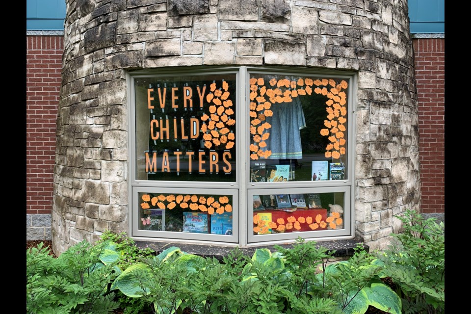 The window at the Blue Mountains Public Library displays an #EveryChildMatters tribute. Contributed photo. 