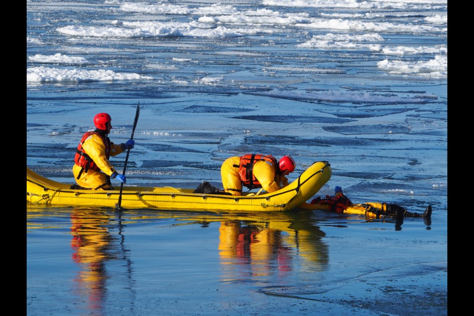 Collingwood Fire Department has been using the chilly weather for some annual ice water rescue training. 