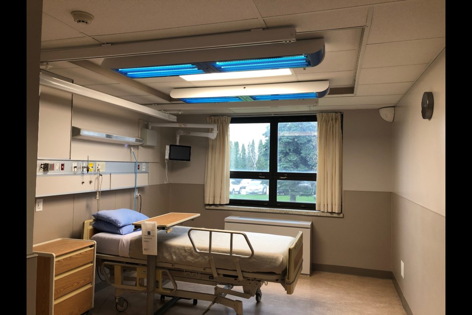 The UV lights above are running to sanitize all the surfaces in this patient room. Erika Engel/CollingwoodToday