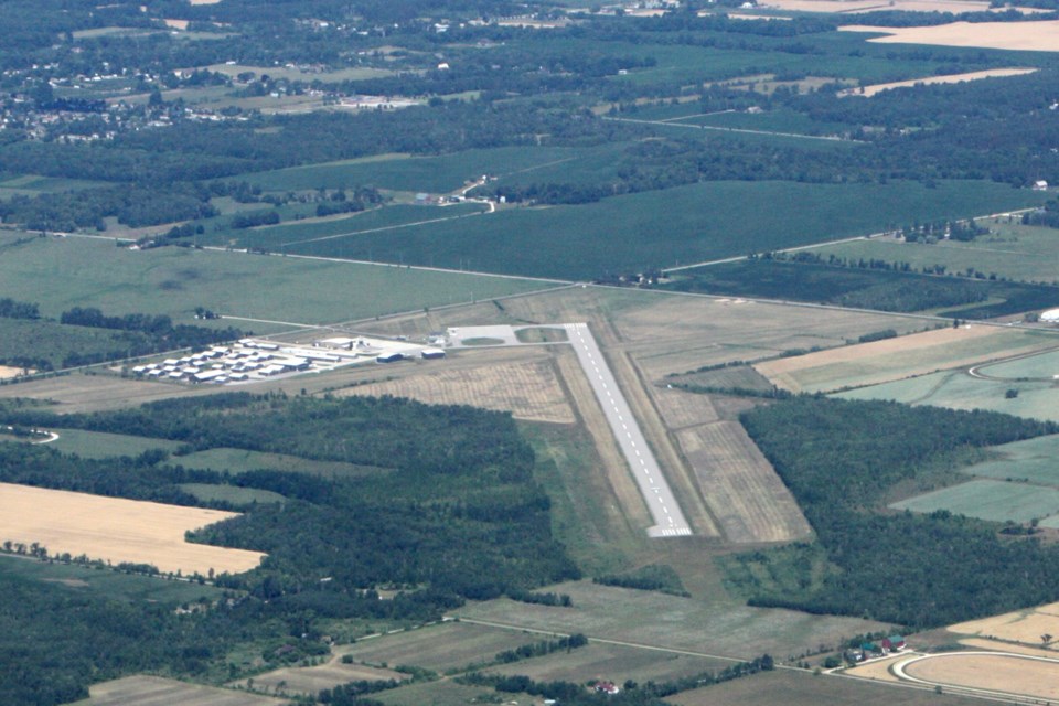 10042018-CollingwoodAirport-EE