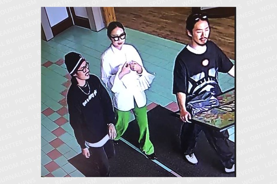 Thee suspects who allegedly stole jewelry worth several thousands of dollars.