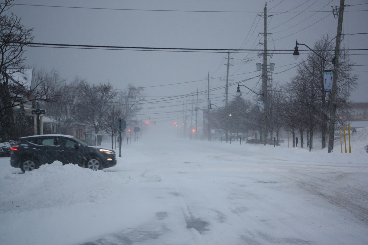 Collingwood digs out from last night's storm Collingwood News
