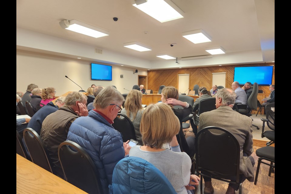 A packed house was on hand in the Meaford council chambers for a public meeting about a proposal to build a winery/restaurant on the Meaford/The Blue Mountains townline.