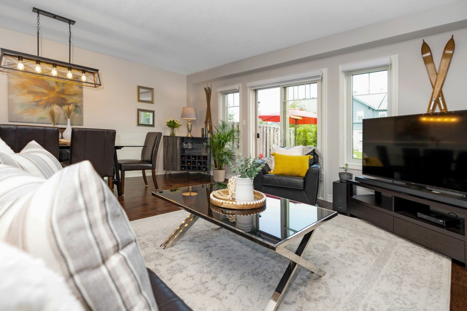 29 Glen Silver for print-1-4 - Leah Dilley Realtor Collingwood