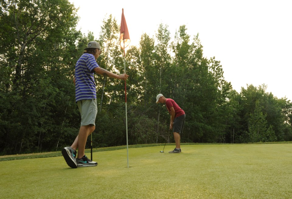 Grande Prairie Bear Paw Par 3 golf putting JDerksen